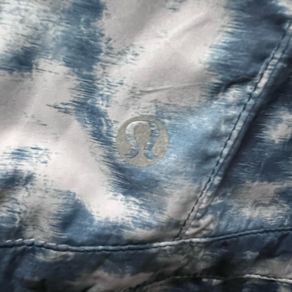 Lululemon Lightweight Adjustable Jacket With Vent… - image 5